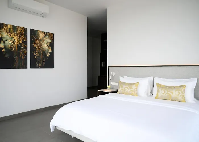 Villa Porchey Private - Free Airport Pick-up, Private Transportation And Dedicated Butler *