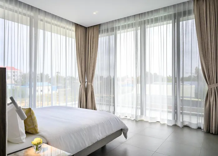 Villa Porchey Private - Free Airport Pick-up, Private Transportation And Dedicated Butler
