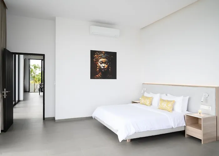 Porchey Private - Free Airport Pick-up, Private Transportation And Dedicated Butler Siem Reap